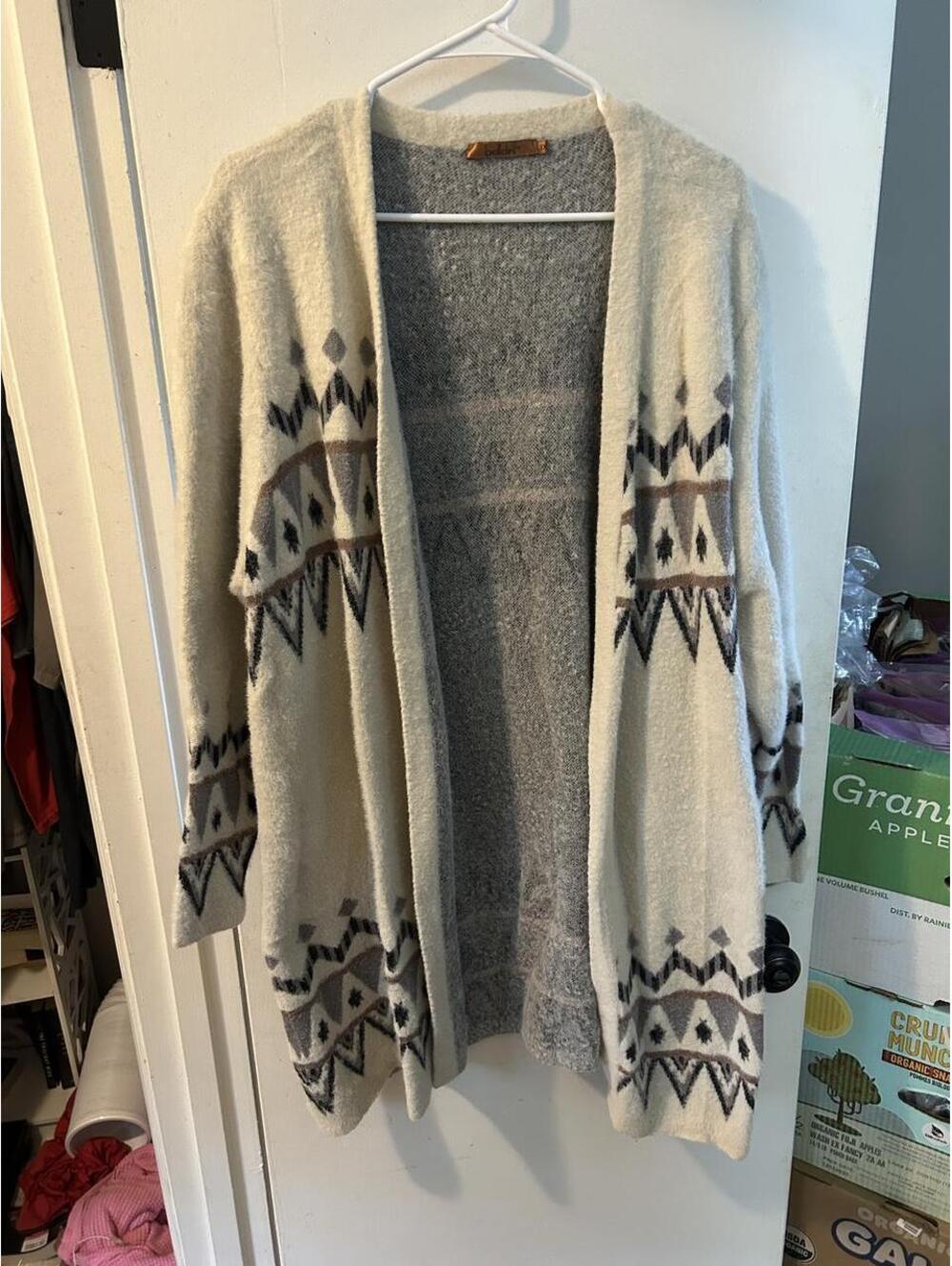 Belldini cream and gray geometric patterned fuzzy cardigan size 3X